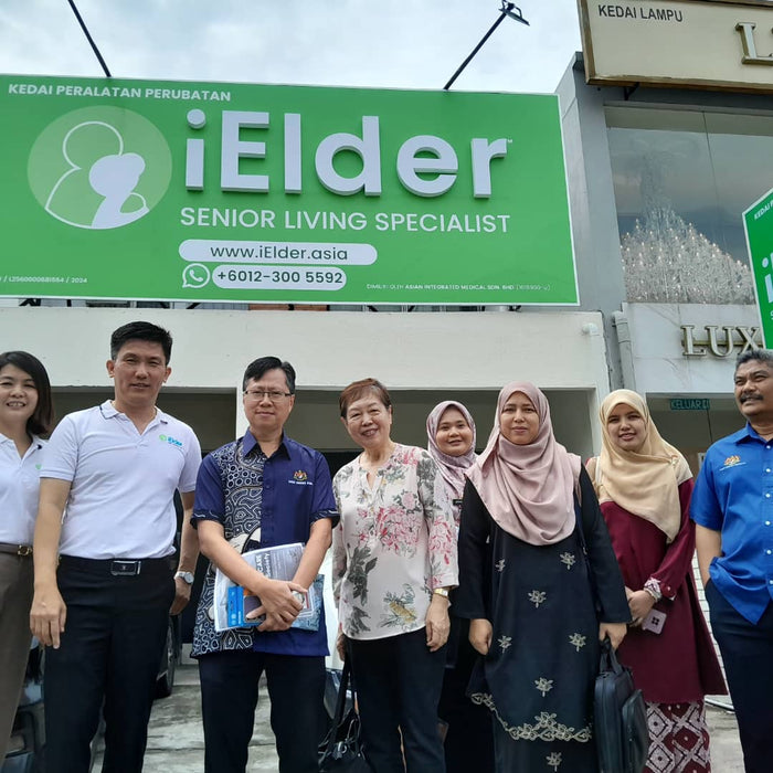 Welcoming the Ministry of Women, Family and Community Development Delegation to iElder Showroom