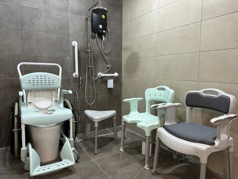 Shower Commode Chair 24" Self Propelled Lagoon Green 55cm | Etac Clean