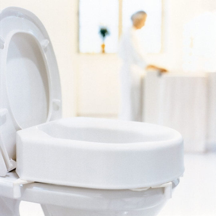 Raised Toilet Seat with Lid | Etac Hi-Loo