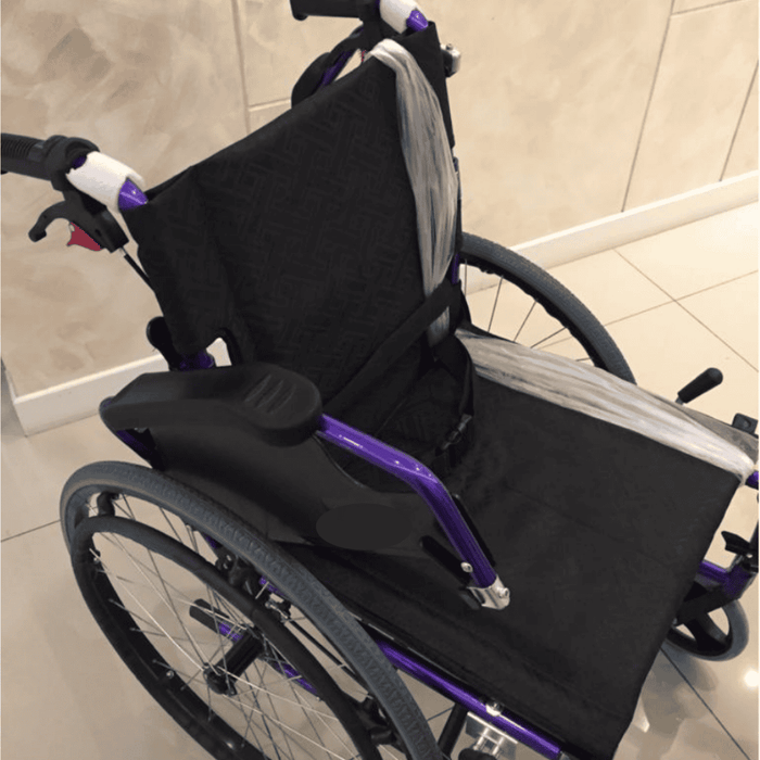 Easy Lightweight Detachable Wheelchair (Silver) 18"